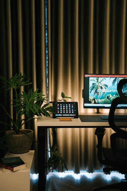 Creating a Cozy and Productive Home Office Space: Top Tips